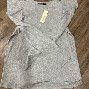 Doe & Rae Heather Gray Crew Neck Top